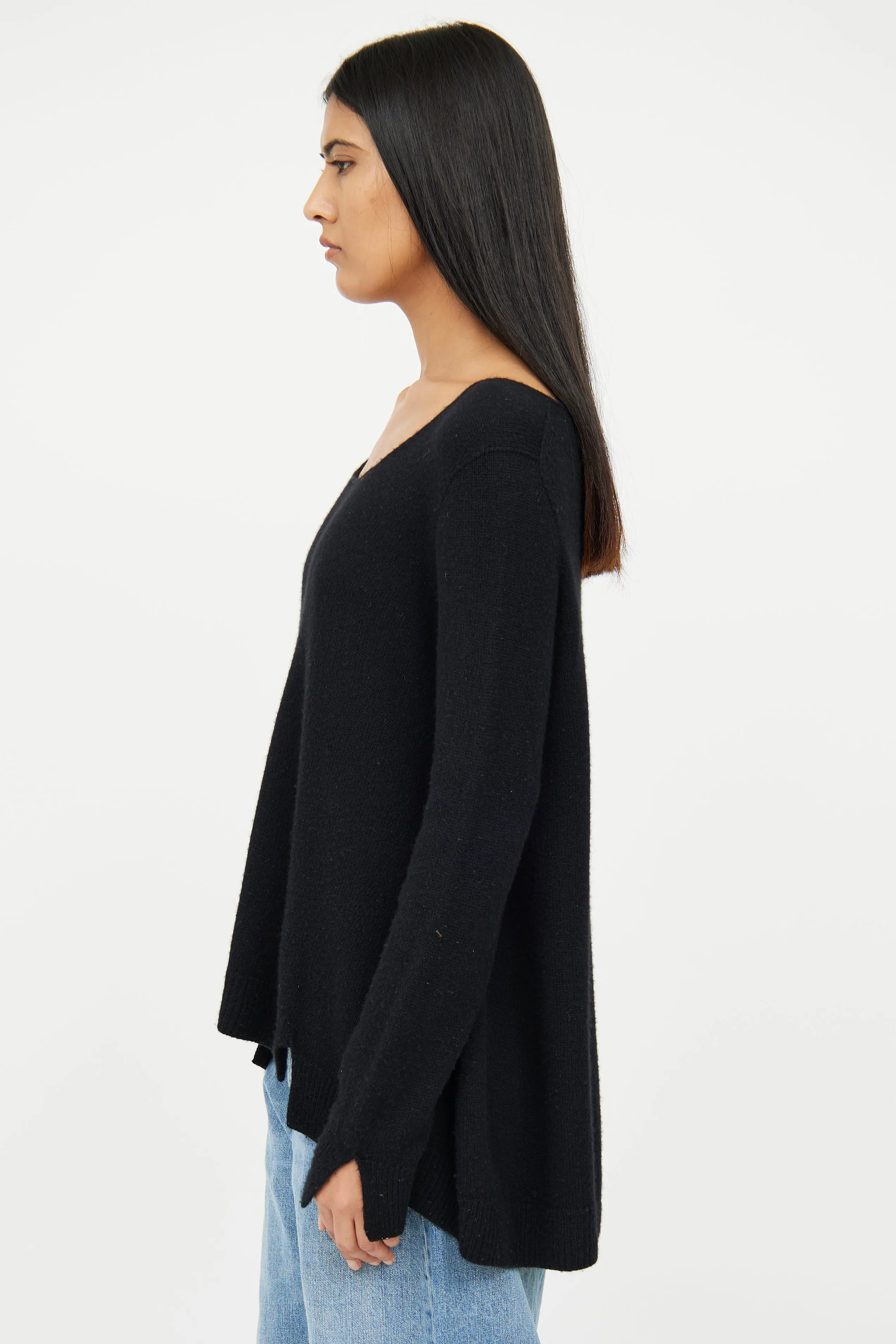 Black Cashmere Knit Scoop Neck Sweater