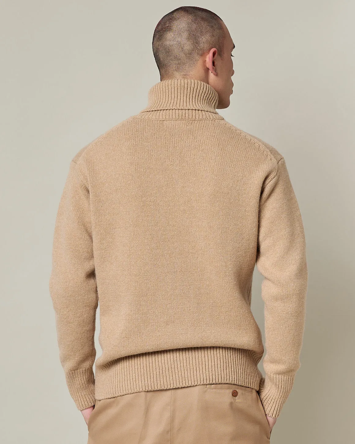Merz b. Schwanen Good Basics LOCT01 Merino Wool & Cashmere Relaxed Turtleneck Pullover - Toffee