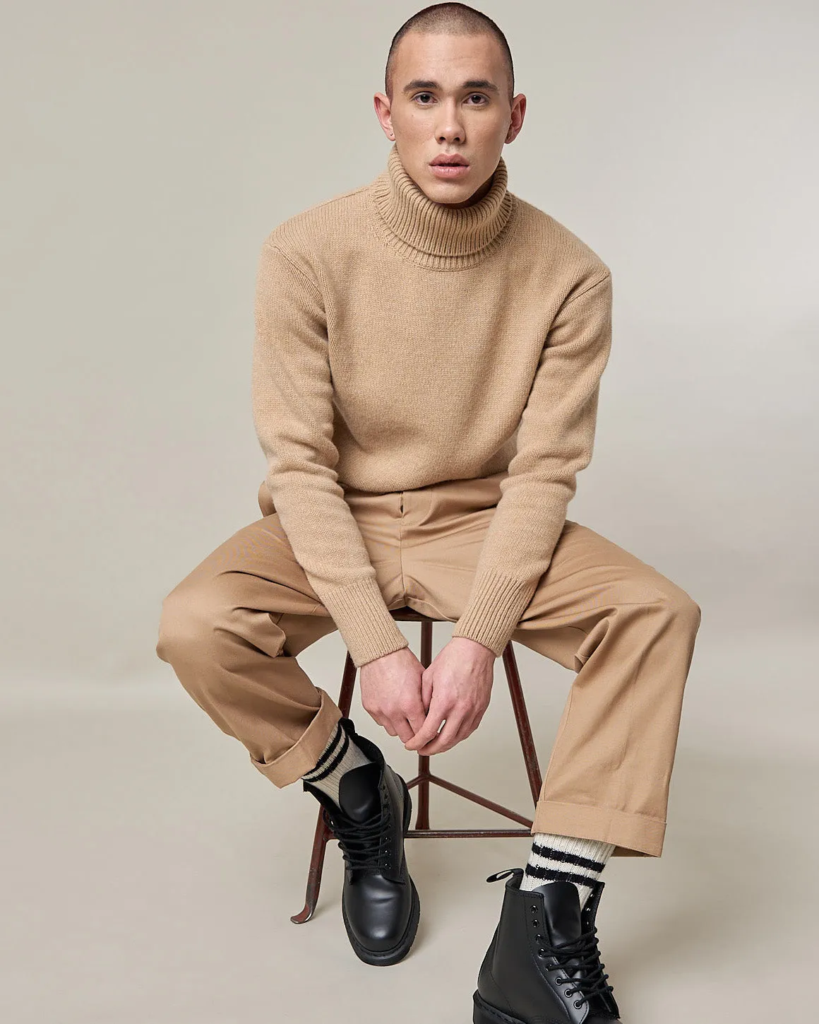 Merz b. Schwanen Good Basics LOCT01 Merino Wool & Cashmere Relaxed Turtleneck Pullover - Toffee