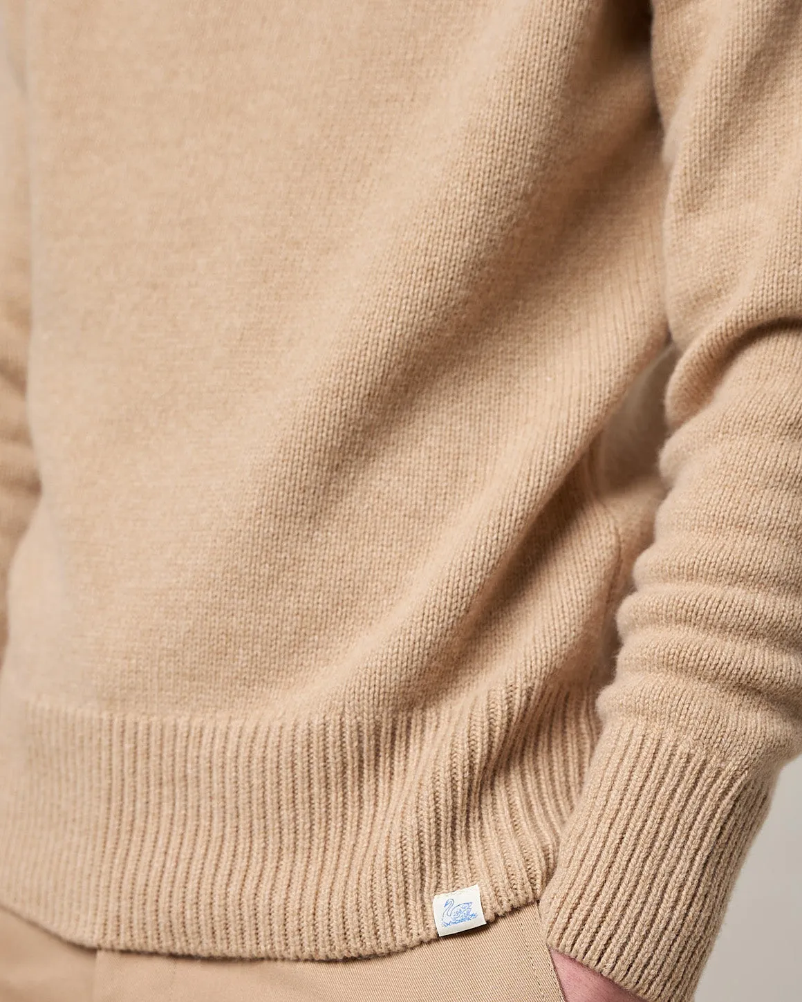 Merz b. Schwanen Good Basics LOCT01 Merino Wool & Cashmere Relaxed Turtleneck Pullover - Toffee