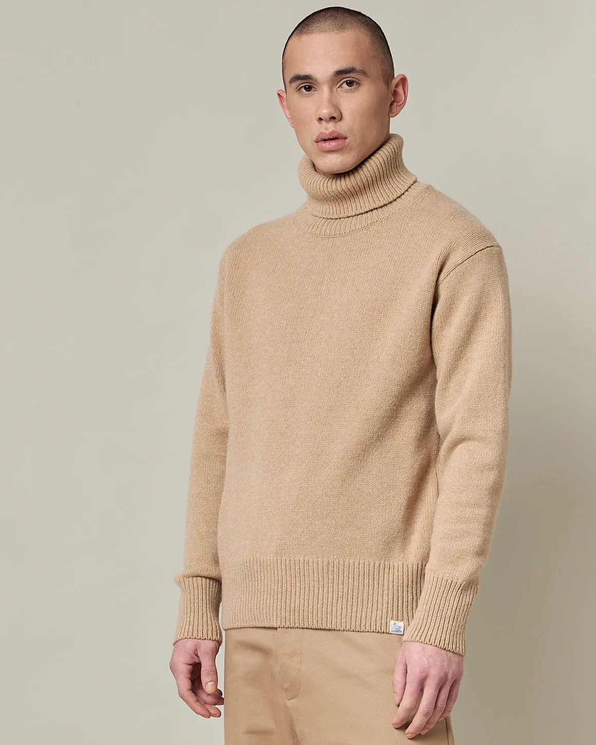 Merz b. Schwanen Good Basics LOCT01 Merino Wool & Cashmere Relaxed Turtleneck Pullover - Toffee
