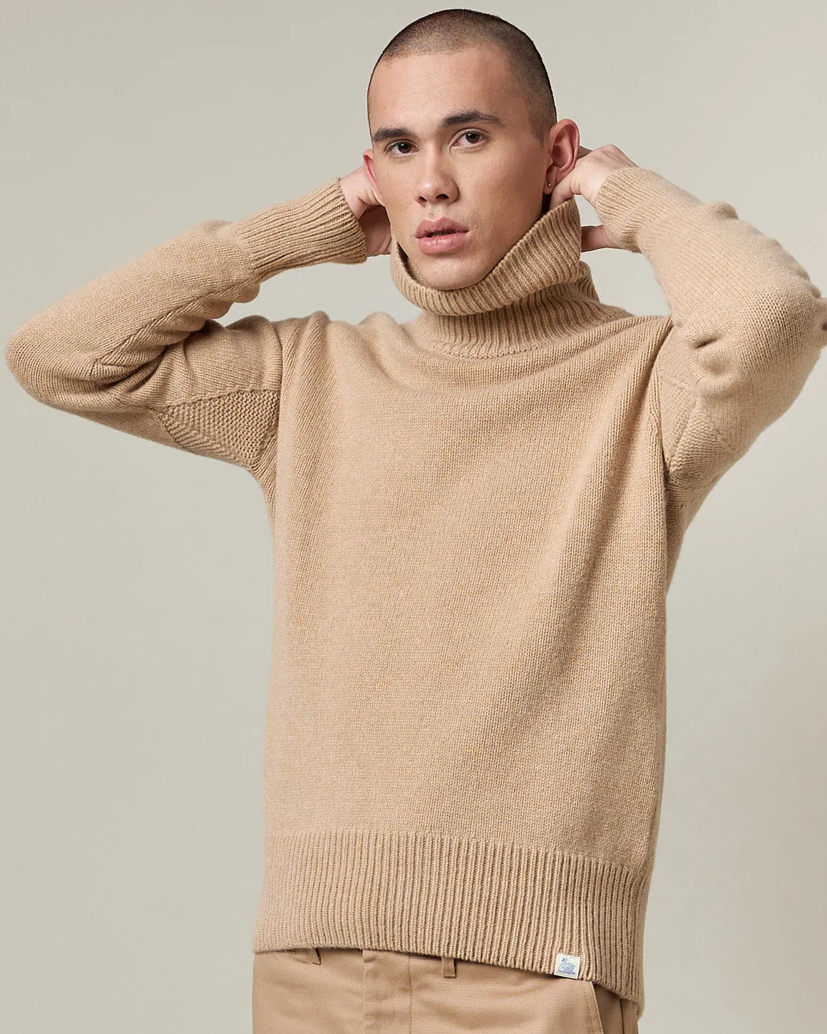 Merz b. Schwanen Good Basics LOCT01 Merino Wool & Cashmere Relaxed Turtleneck Pullover - Toffee